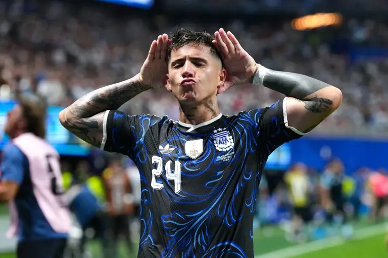 Messi brilha, Argentina vira sobre a Inglaterra e avança à final da Copa do Mundo 2026
