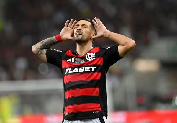 Arrascaeta revela protesto contra diretoria do Flamengo em 2025: "Estavam sendo injustos comigo"